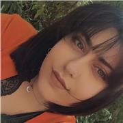 Studentessa di lettere per lezioni di italiano